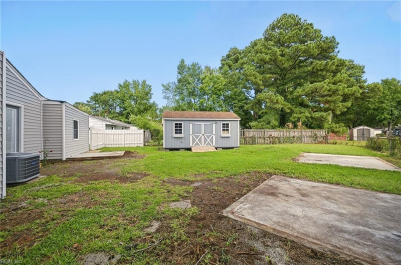 Photo 30 of 38 residential for sale in Portsmouth virginia