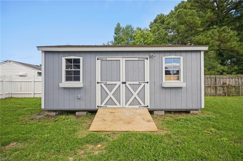 Photo 31 of 38 residential for sale in Portsmouth virginia