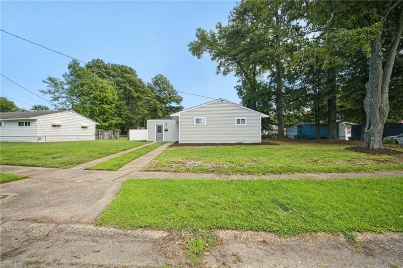 Photo 36 of 38 residential for sale in Portsmouth virginia