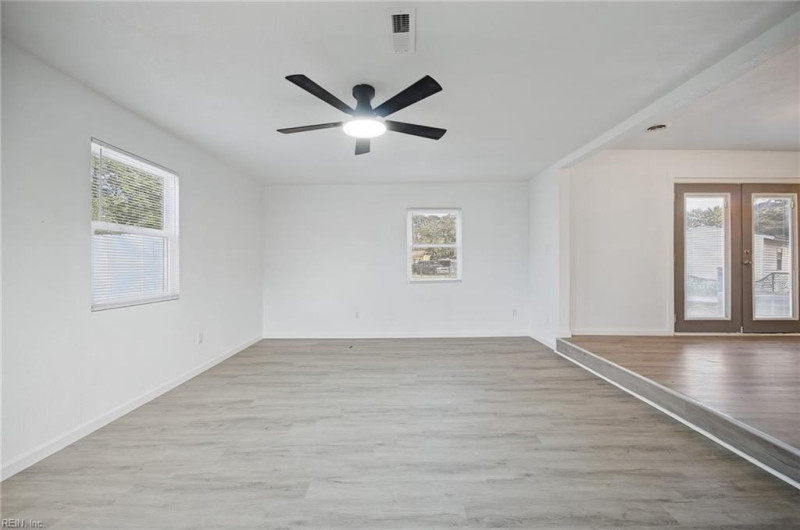Photo 6 of 38 residential for sale in Portsmouth virginia
