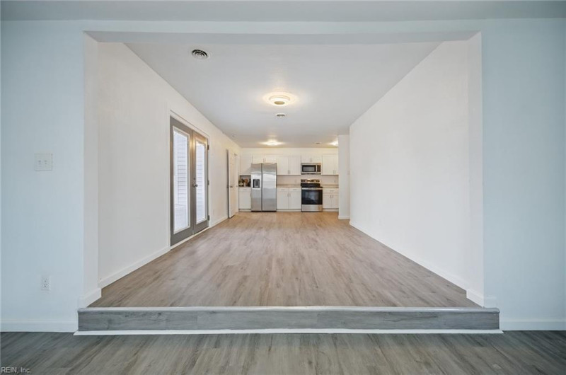 Photo 9 of 38 residential for sale in Portsmouth virginia