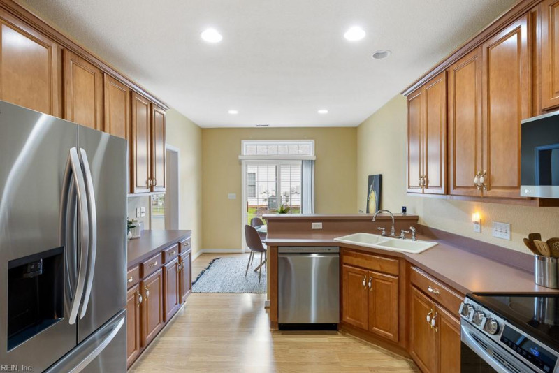 Photo 12 of 48 residential for sale in Chesapeake virginia