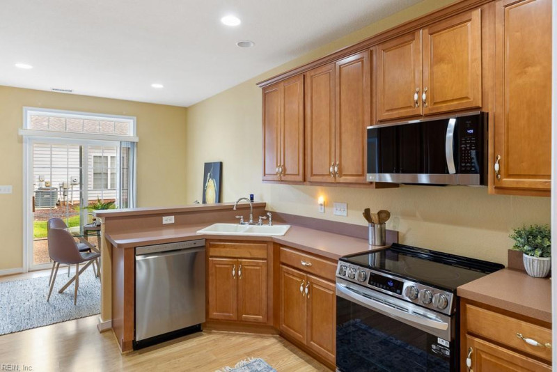 Photo 14 of 48 residential for sale in Chesapeake virginia