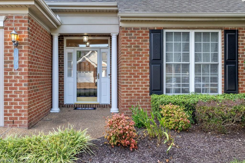 Photo 4 of 48 residential for sale in Chesapeake virginia