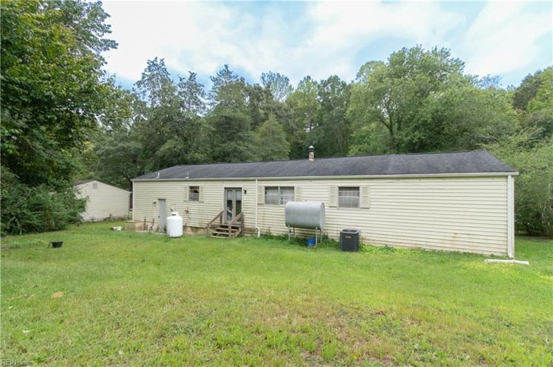 Photo 20 of 24 residential for sale in York County virginia