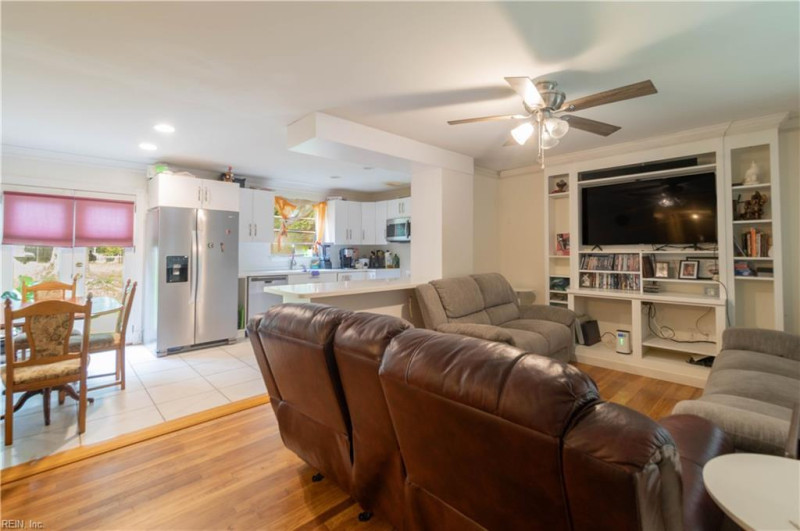 Photo 3 of 24 residential for sale in York County virginia