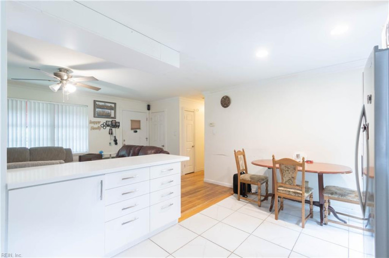 Photo 7 of 24 residential for sale in York County virginia