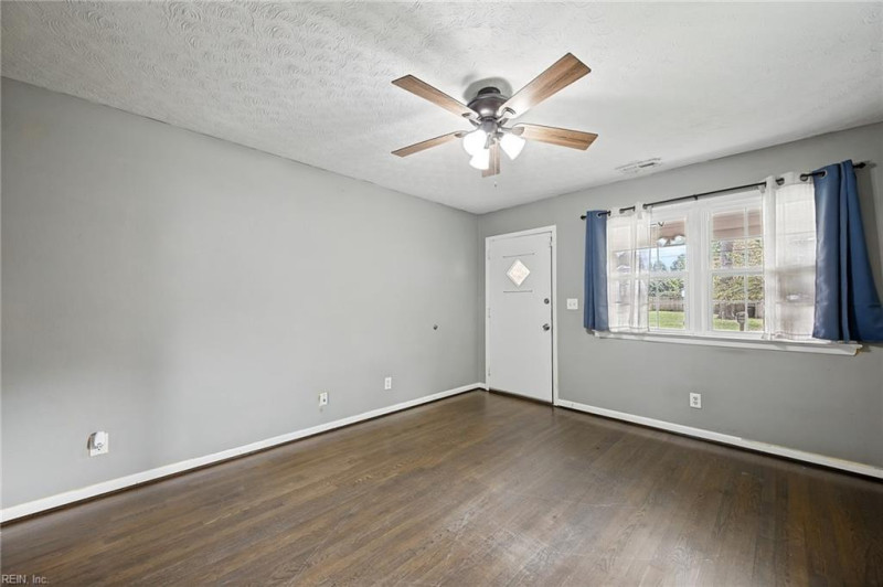 Photo 7 of 39 residential for sale in Chesapeake virginia Photo 7 of 39 residential for sale in Chesapeake virginia