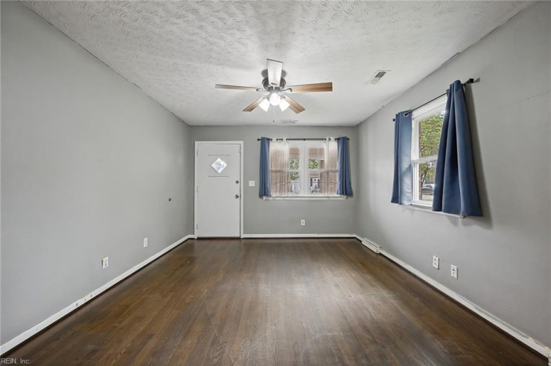 Photo 8 of 39 residential for sale in Chesapeake virginia Photo 8 of 39 residential for sale in Chesapeake virginia