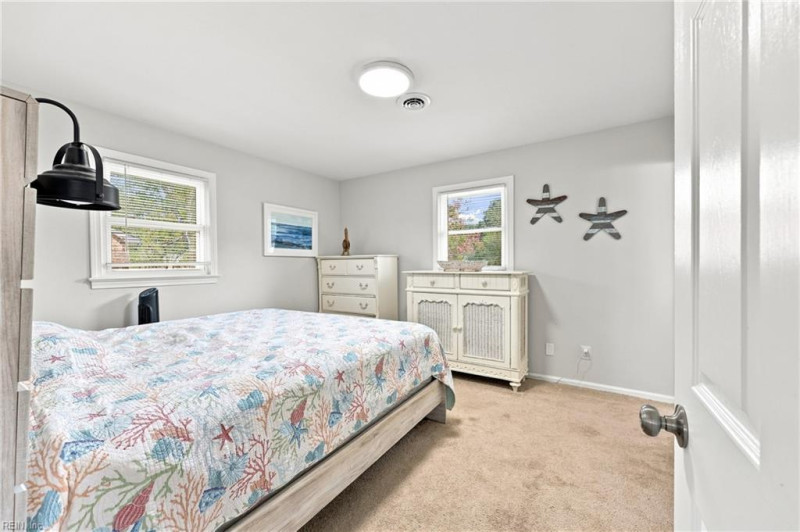 Photo 16 of 41 residential for sale in Isle of Wight County virginia