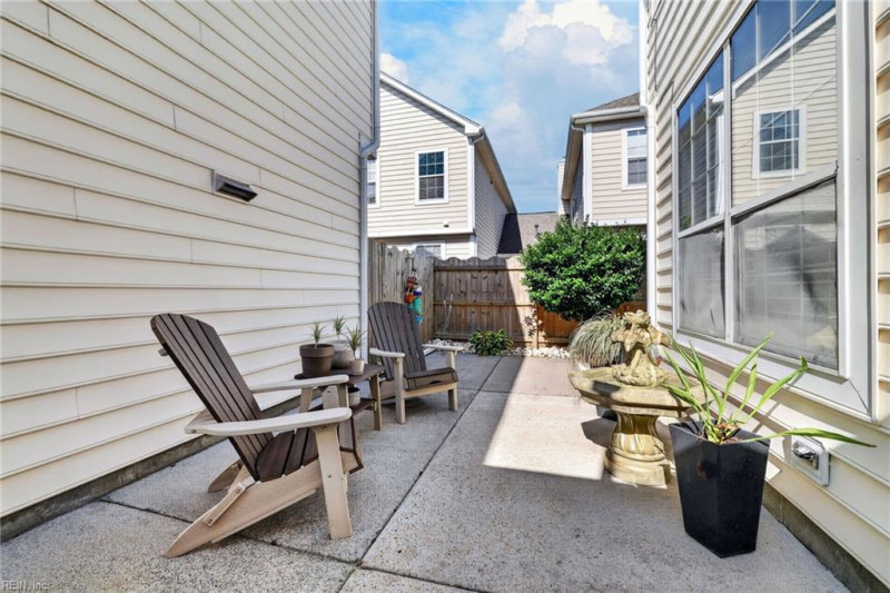 Photo 13 of 27 residential for sale in Virginia Beach virginia