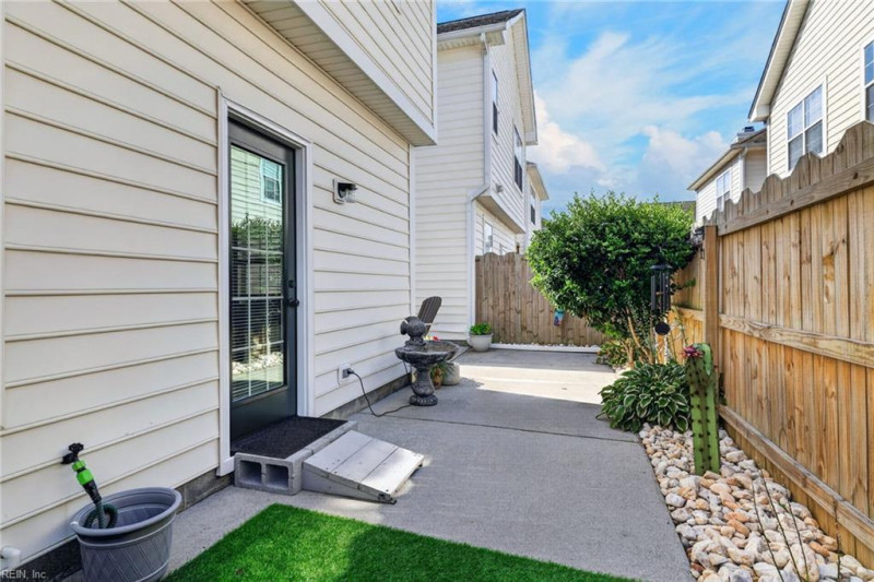 Photo 14 of 27 residential for sale in Virginia Beach virginia