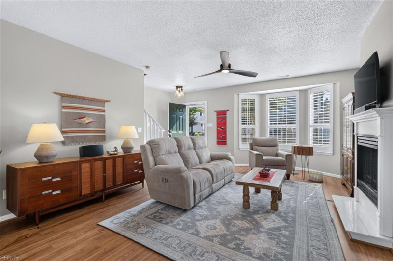 Photo 6 of 27 residential for sale in Virginia Beach virginia