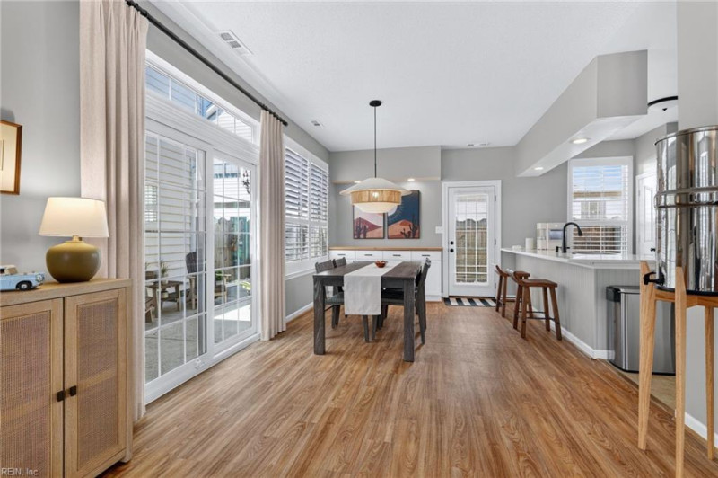 Photo 8 of 27 residential for sale in Virginia Beach virginia