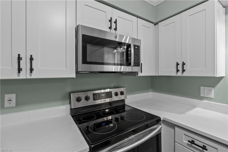 Photo 13 of 46 residential for sale in Virginia Beach virginia