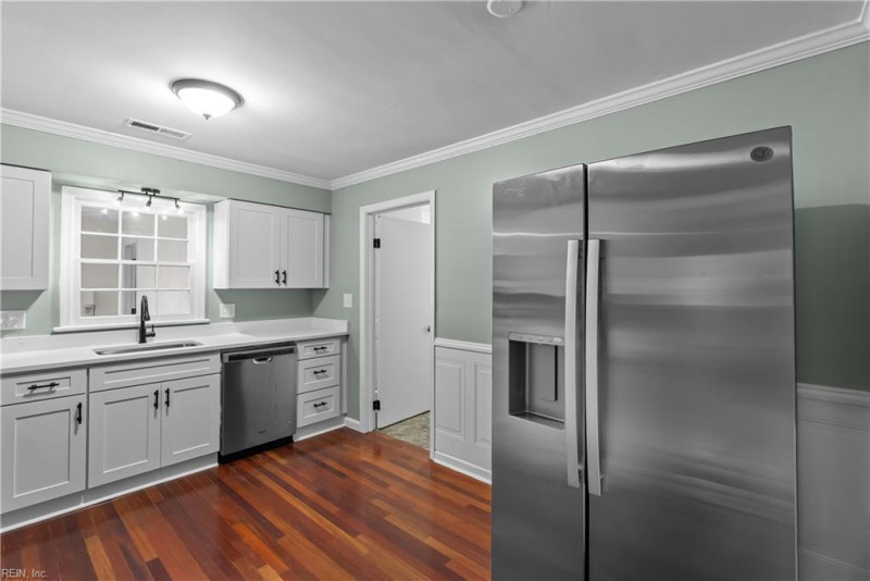 Photo 15 of 46 residential for sale in Virginia Beach virginia