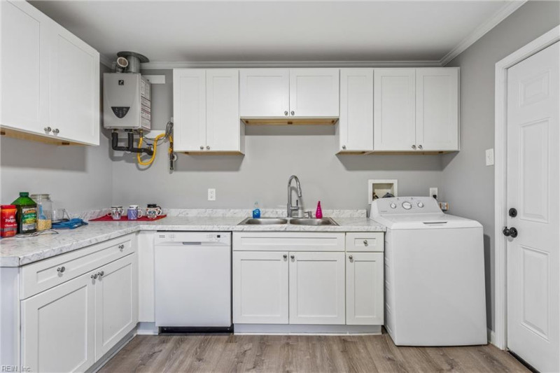 Photo 12 of 28 residential for sale in Hampton virginia