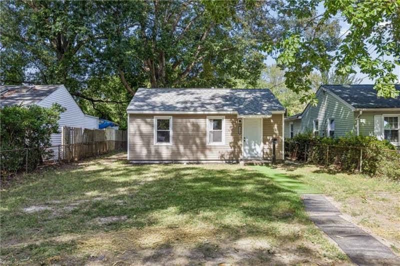 Photo 2 of 28 residential for sale in Hampton virginia