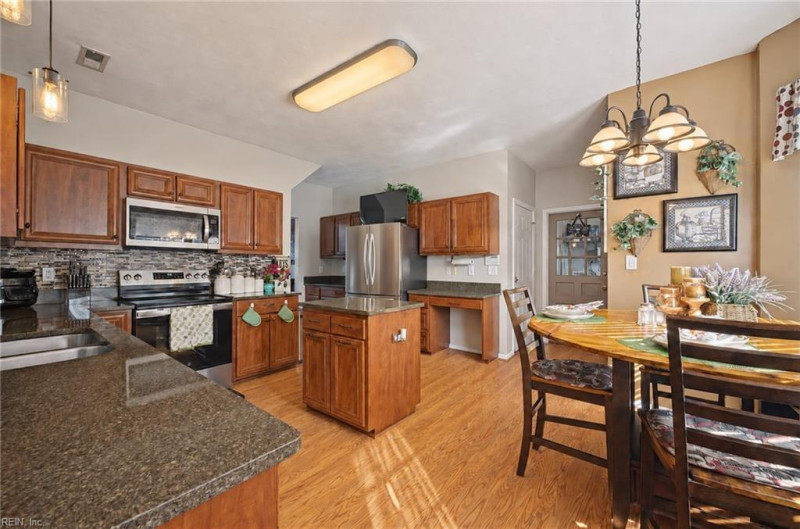 Photo 5 of 26 residential for sale in Suffolk virginia