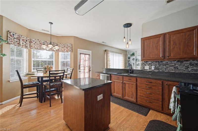 Photo 7 of 26 residential for sale in Suffolk virginia