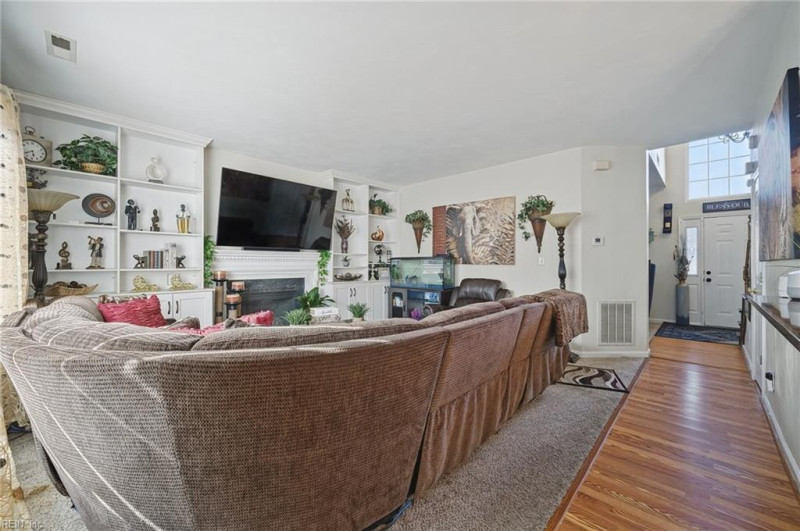 Photo 9 of 26 residential for sale in Suffolk virginia