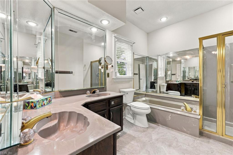 Photo 25 of 37 residential for sale in Virginia Beach virginia
