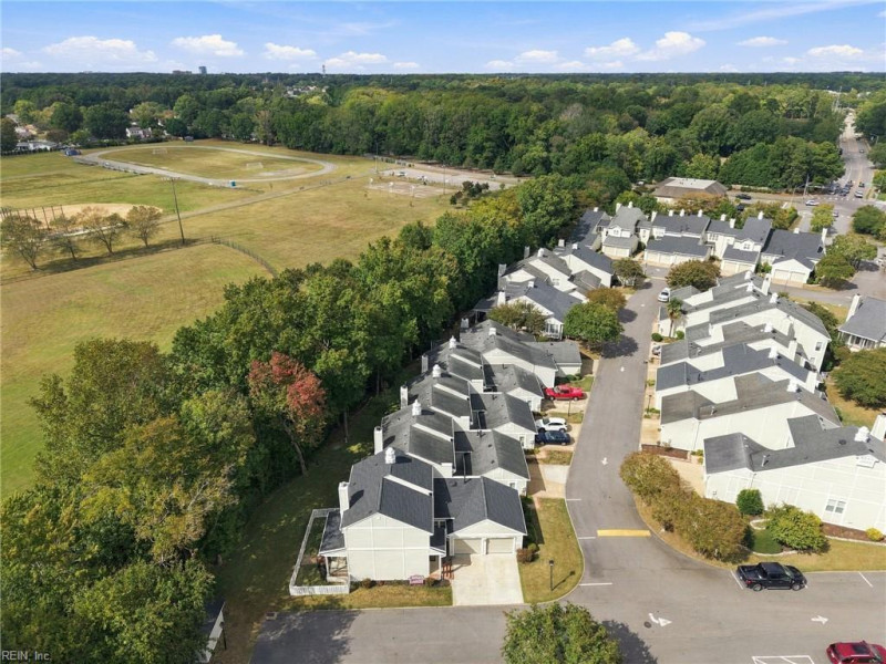 Photo 5 of 37 residential for sale in Virginia Beach virginia