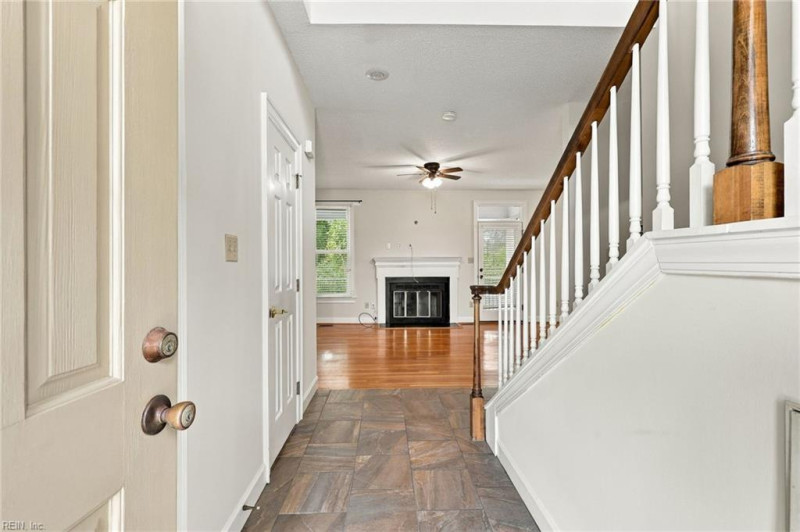Photo 8 of 37 residential for sale in Virginia Beach virginia