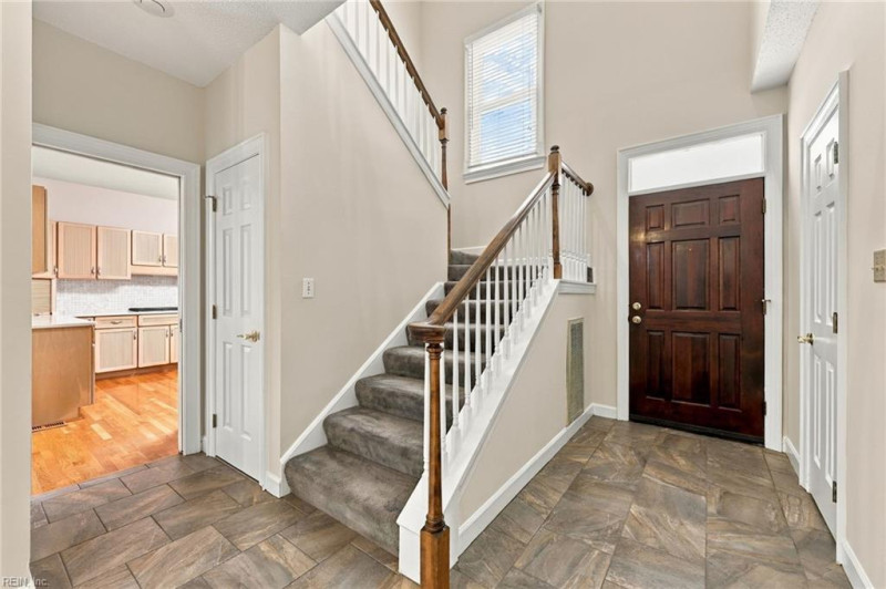 Photo 9 of 37 residential for sale in Virginia Beach virginia