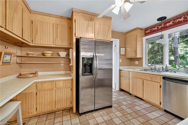 Photo 14 of 42 residential for sale in Suffolk virginia