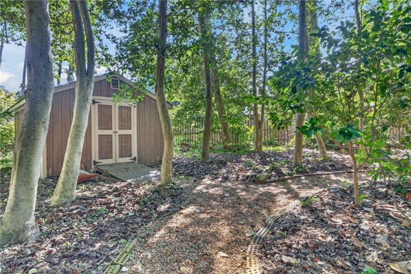 Photo 35 of 42 residential for sale in Suffolk virginia