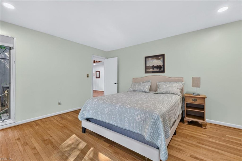 Photo 7 of 42 residential for sale in Suffolk virginia