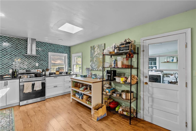 Photo 13 of 32 residential for sale in Norfolk virginia