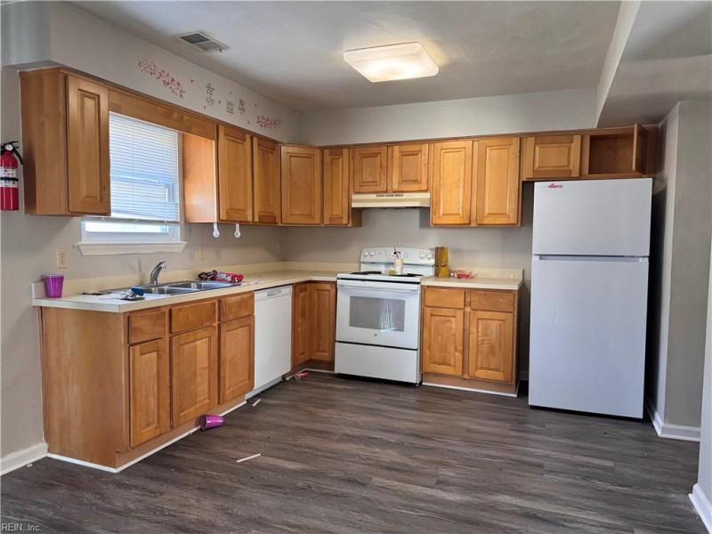 Photo 3 of 4 residential for sale in Virginia Beach virginia