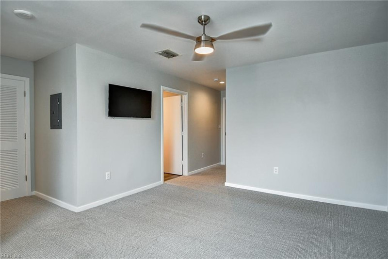 Photo 4 of 29 residential for sale in Norfolk virginia