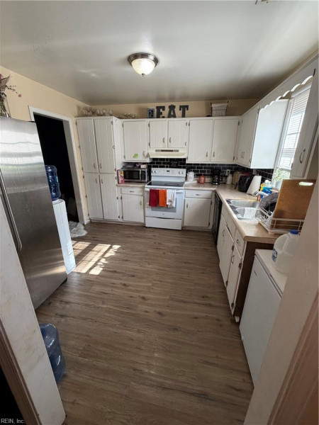 Photo 4 of 14 residential for sale in Newport News virginia