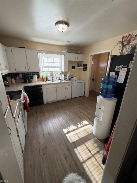Photo 5 of 14 residential for sale in Newport News virginia