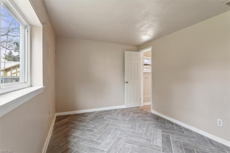 Photo 13 of 33 residential for sale in Virginia Beach virginia