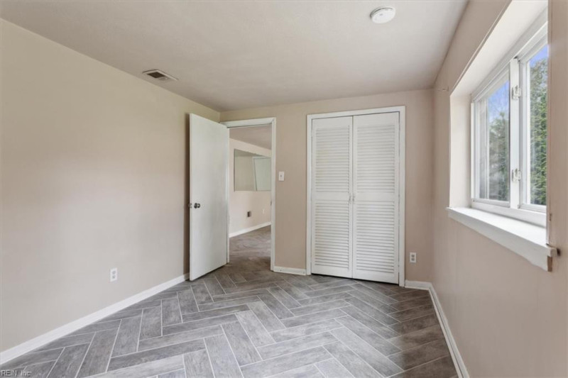 Photo 14 of 33 residential for sale in Virginia Beach virginia