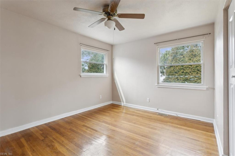 Photo 16 of 33 residential for sale in Virginia Beach virginia