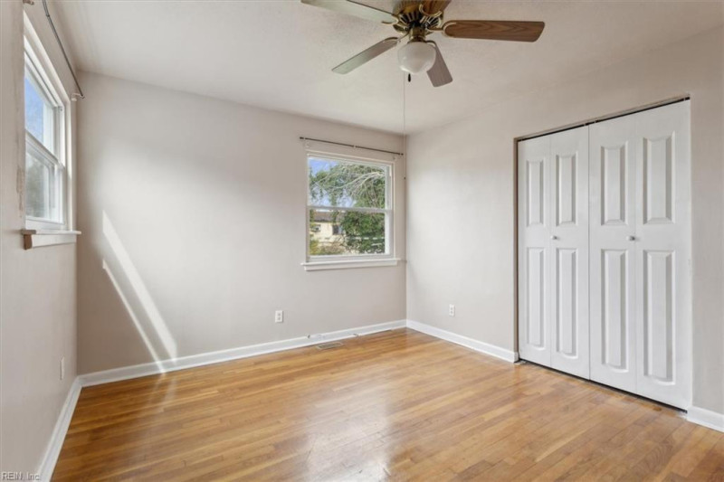 Photo 17 of 33 residential for sale in Virginia Beach virginia