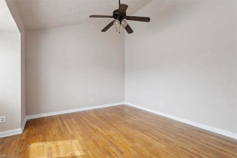 Photo 3 of 33 residential for sale in Virginia Beach virginia