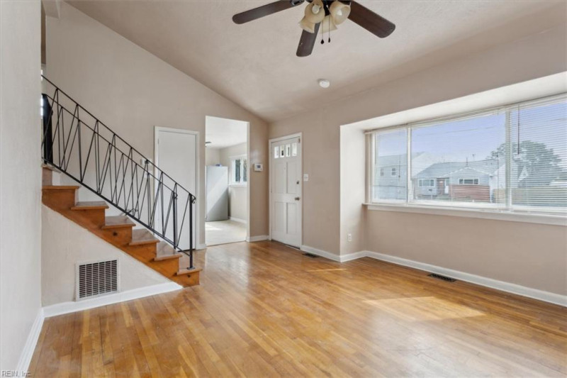 Photo 5 of 33 residential for sale in Virginia Beach virginia