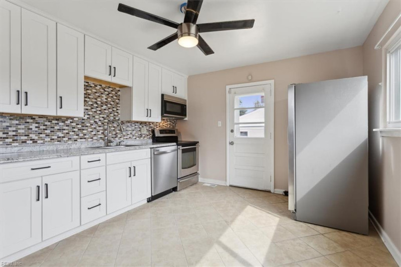 Photo 6 of 33 residential for sale in Virginia Beach virginia