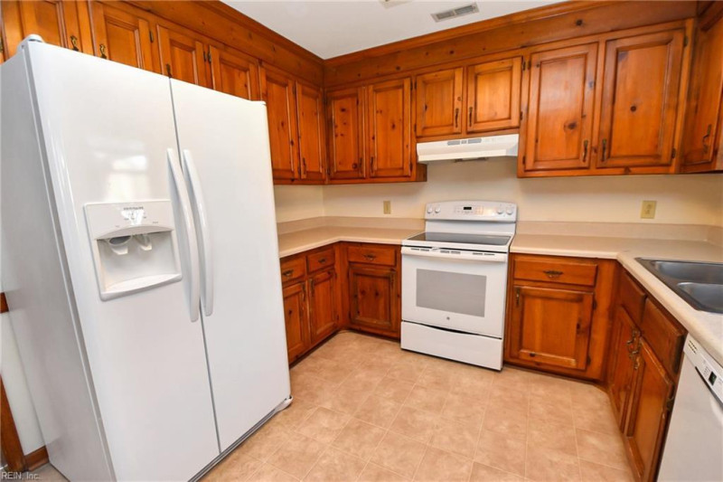 Photo 10 of 26 residential for sale in Virginia Beach virginia