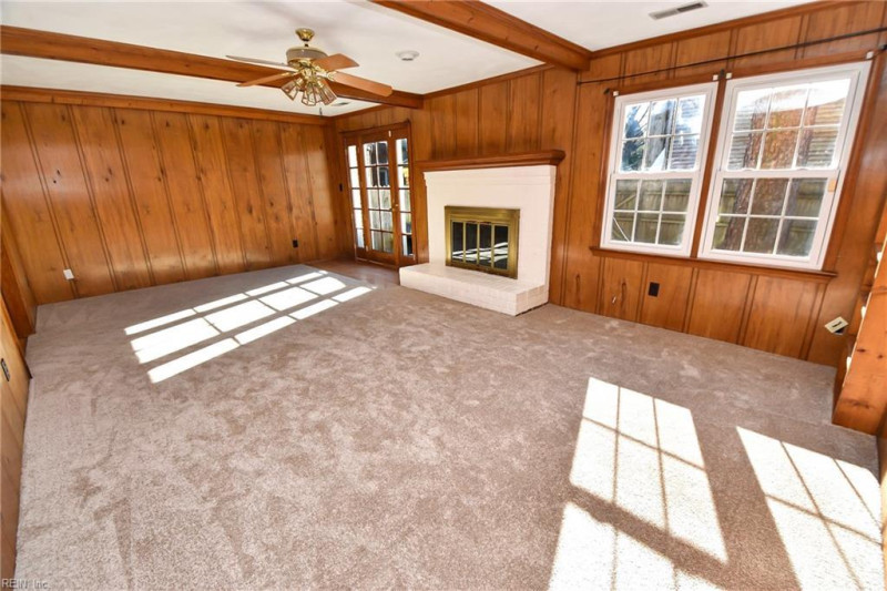 Photo 11 of 26 residential for sale in Virginia Beach virginia