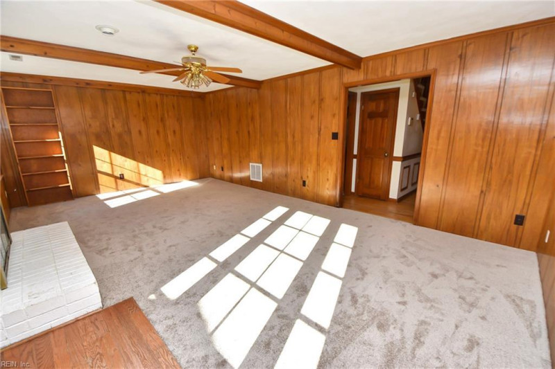 Photo 12 of 26 residential for sale in Virginia Beach virginia