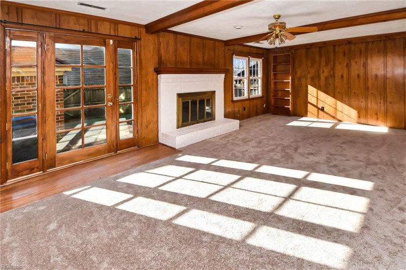 Photo 13 of 26 residential for sale in Virginia Beach virginia