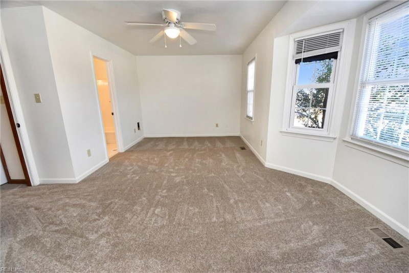 Photo 18 of 26 residential for sale in Virginia Beach virginia