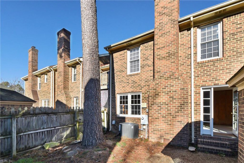 Photo 2 of 26 residential for sale in Virginia Beach virginia